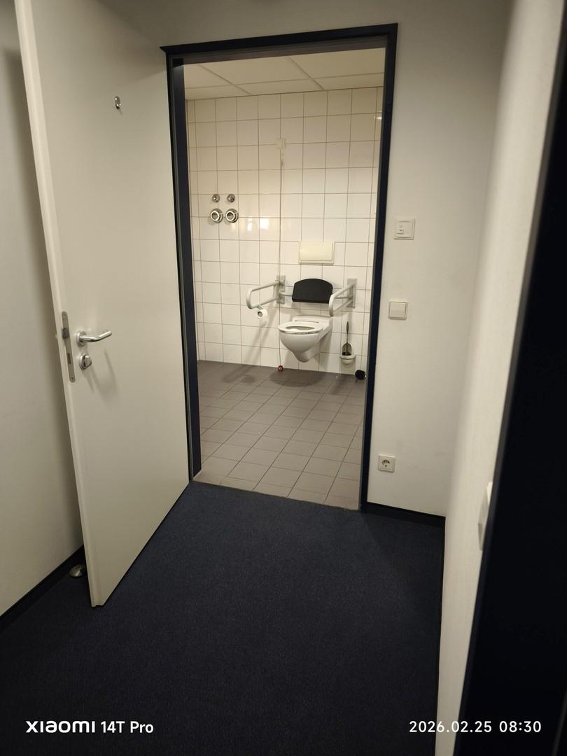 Behinderten-WC