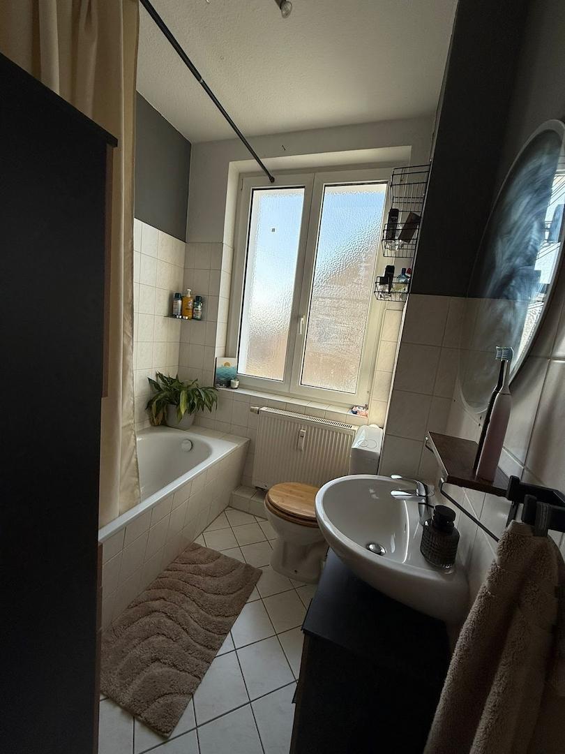 Bad mit Badewanne