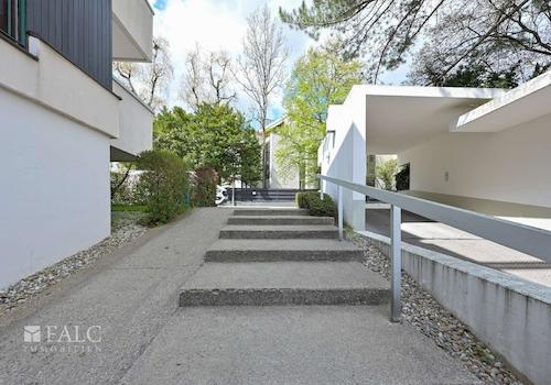 Haus Eingangsbereich Blick Straße