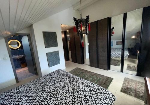 Schlafzimmer – direkt zum Bad