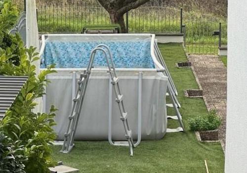 8 Pool von vorne aus gesehen