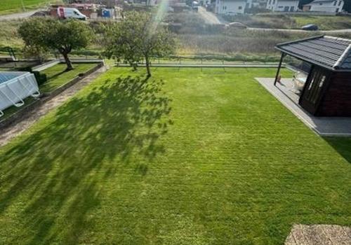 13 Garten mit Gartenhäuschen