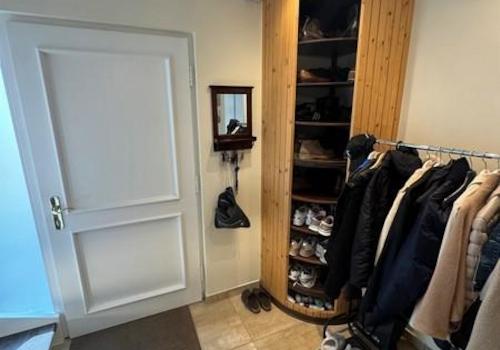 44 Flur mit Schuhschrank