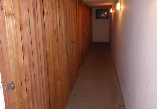 Zugang zum Kellerabteil