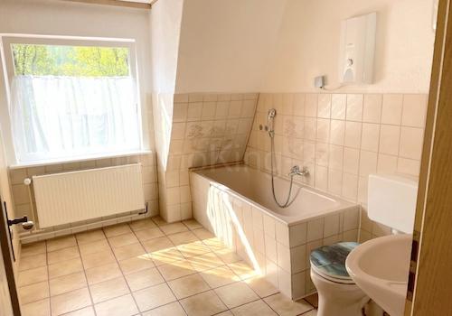 BADEZIMMER 2 OBERGESCHOSS