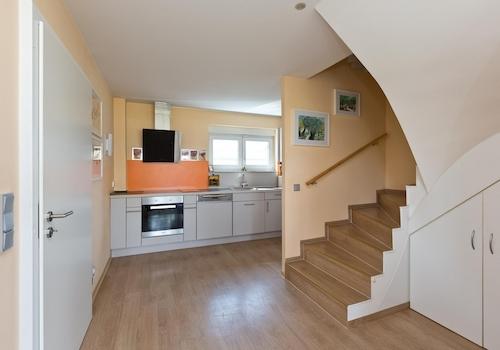 Küche mit Treppenhaus