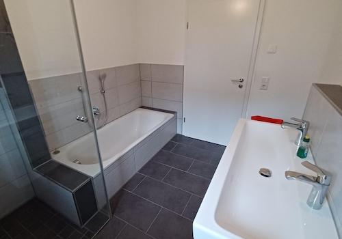 Badezimmer /-wanne