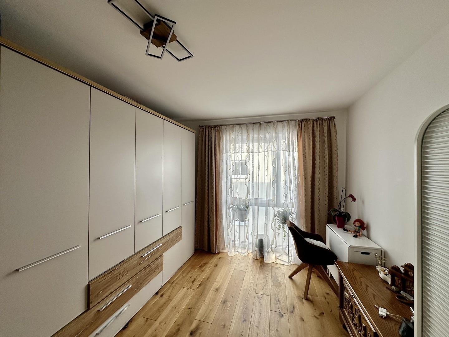 Kinder-/Arbeitszimmer