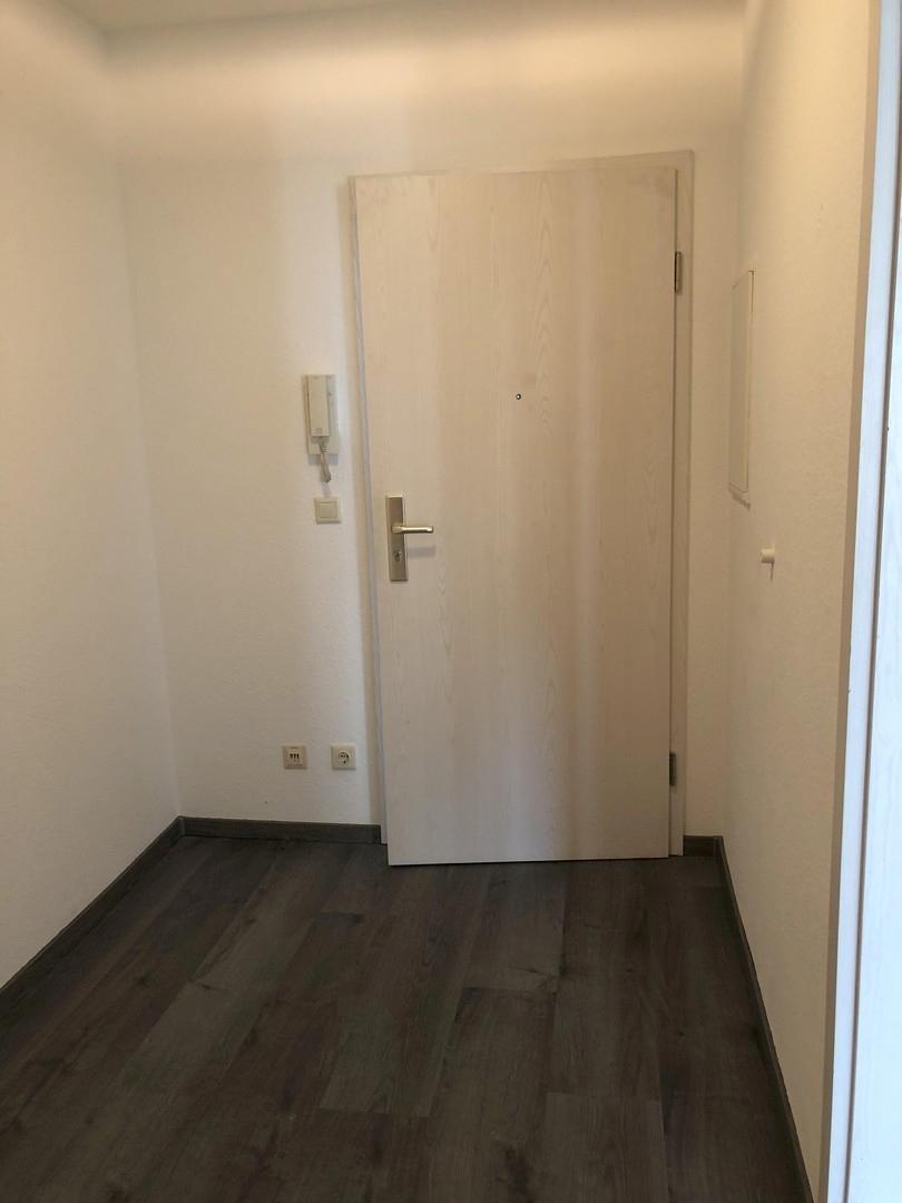 Diele Blick zur Wohnungstür