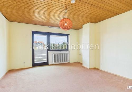 Schlafzimmer 1 mit Zugang Balkon Obergeschoss