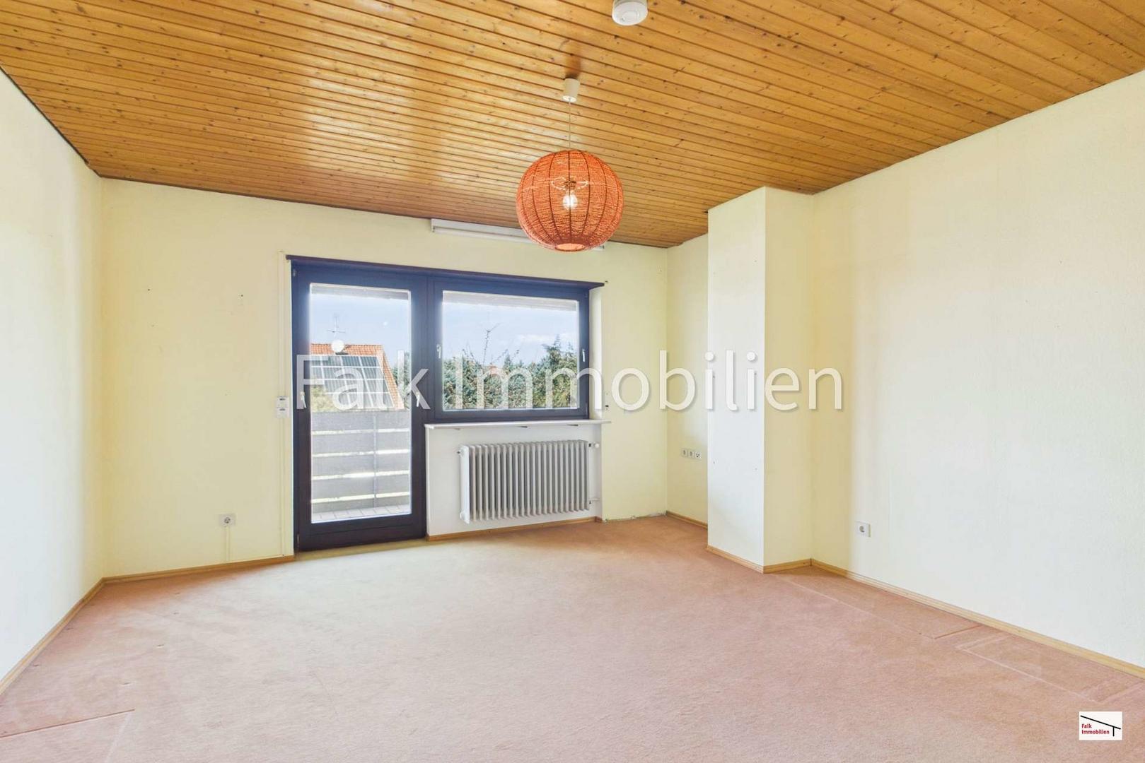 Schlafzimmer 1 mit Zugang Balkon Obergeschoss