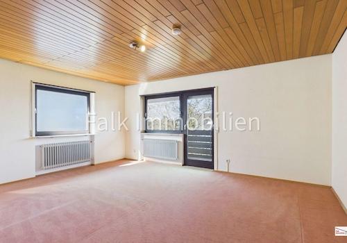 Schlafzimmer 2 mit Zugang Balkon Obergeschoss