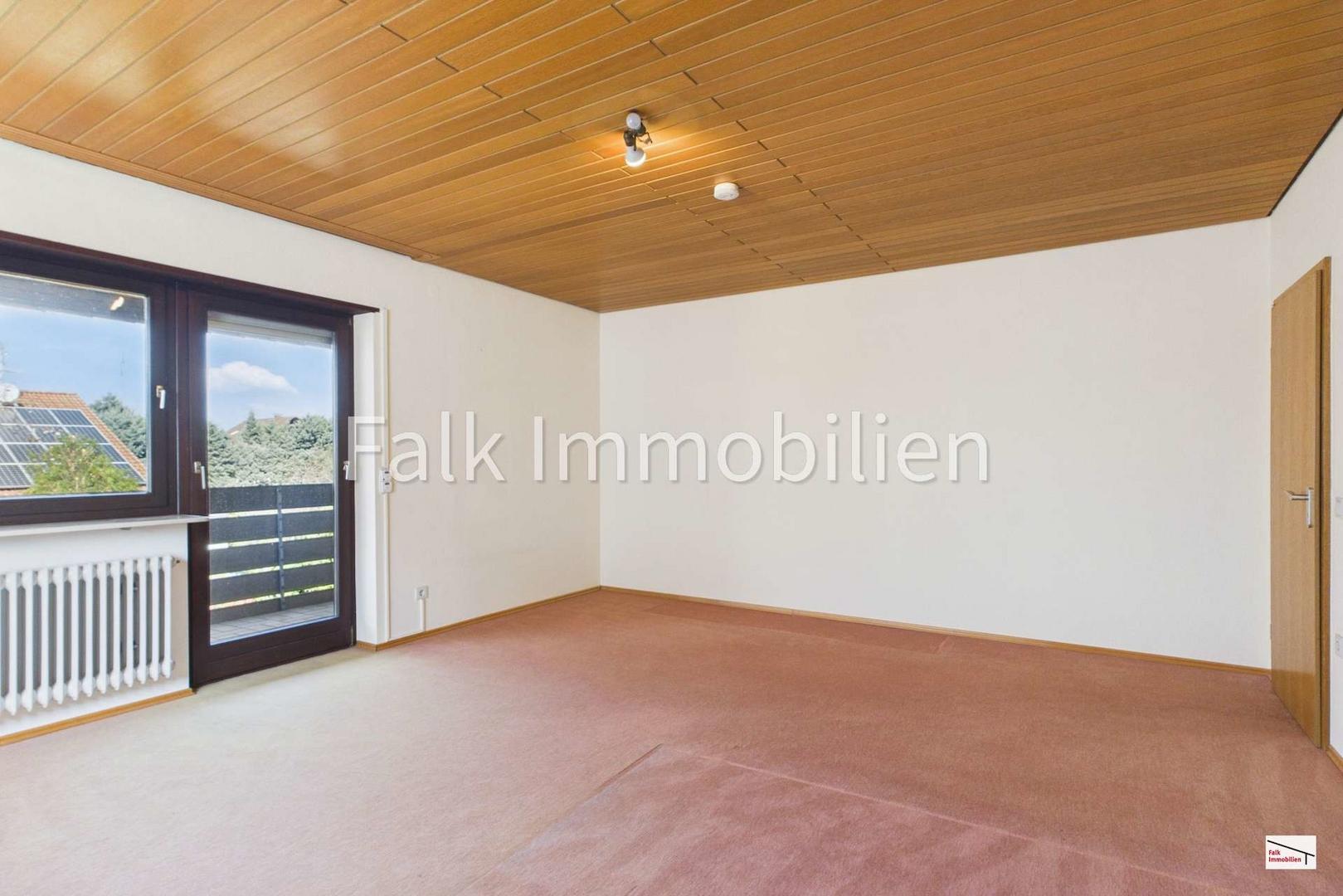 Schlafzimmer 2 mit Zugang Balkon Obergeschoss