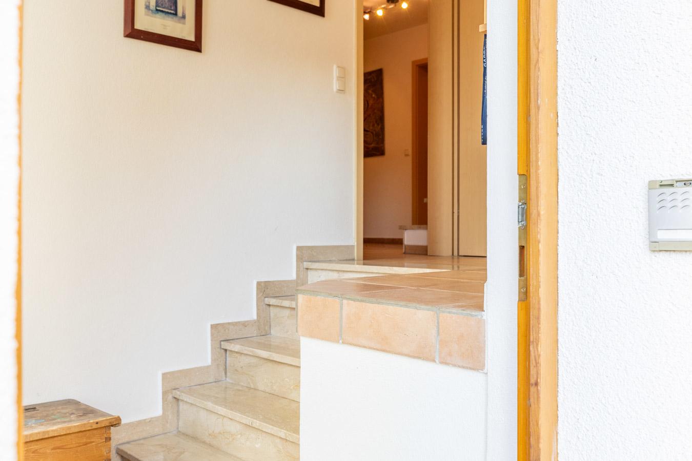 Stilvolles Einfamilienhaus mit traumhaftem Ausblick, Doppelgarage & Vollunterkellerung