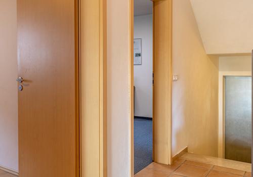 Stilvolles Einfamilienhaus mit traumhaftem Ausblick, Doppelgarage & Vollunterkellerung