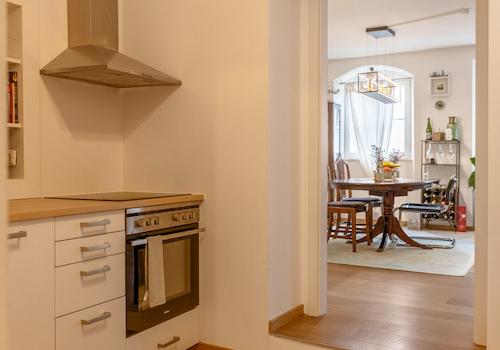 Einfach perfekt: Beste Lage, optimaler Zustand, Balkon.