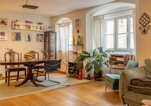 Einfach perfekt: Beste Lage, optimaler Zustand, Balkon.