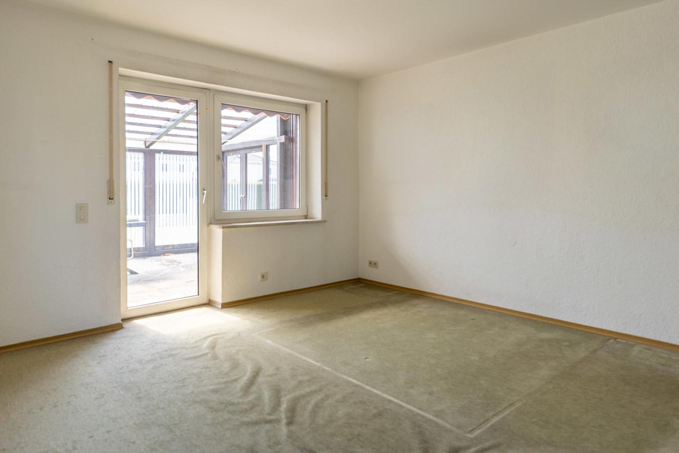 Großzügiges Zweifamilienhaus mit Ausbaureserve auf sonnigem Traumgrundstück in Großaitingen