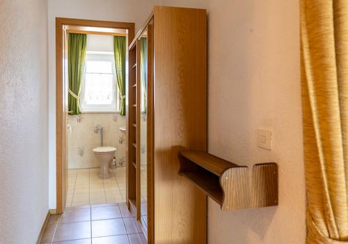 Großzügiges Zweifamilienhaus mit Ausbaureserve auf sonnigem Traumgrundstück in Großaitingen
