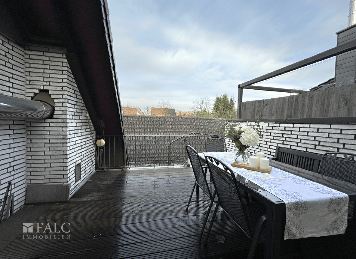 OG Balkon mit Wendeltreppe nach unten