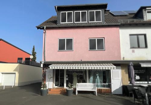 Straßenansicht