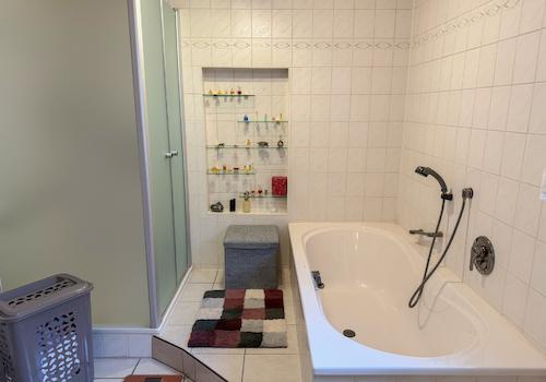 Haus 2 OG Dusch-/Wannenbad