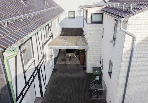Innenhof zwischen den Gebäuden