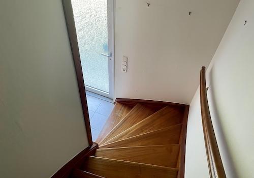Treppe vom DG zur Haustür