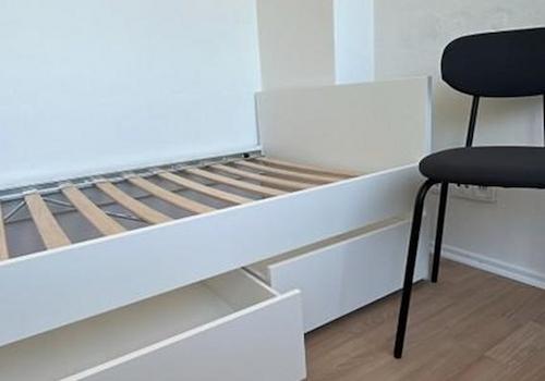 Bett mit Schubladen
