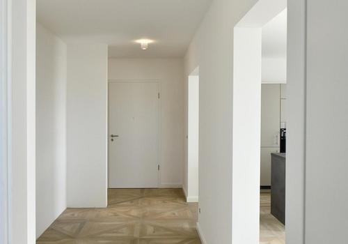 Flur m. Einbauschrank