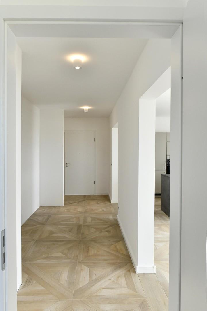 Flur m. Einbauschrank