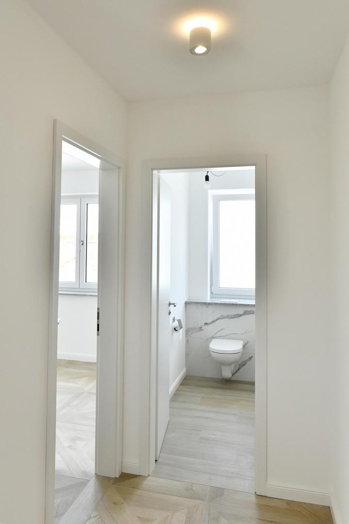 Gäste WC n. SZ 2