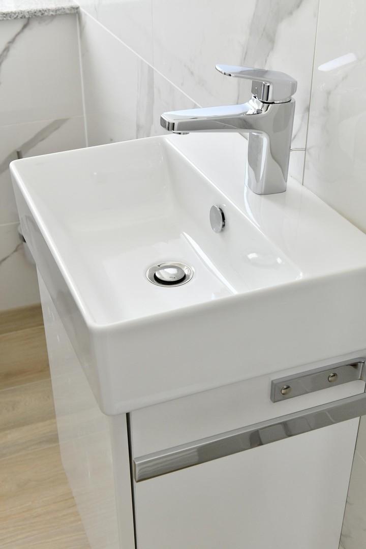 Becken m. Unterschrank