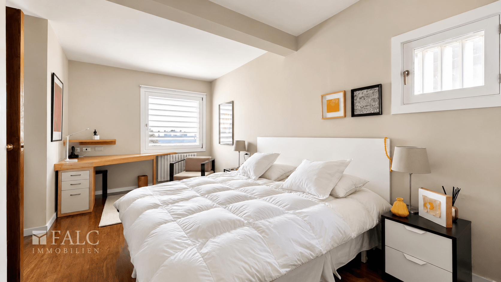 Schlafzimmer 1-1