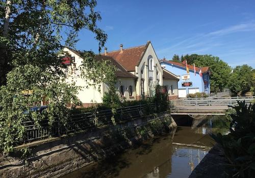 Blick auf Brücke und Insel