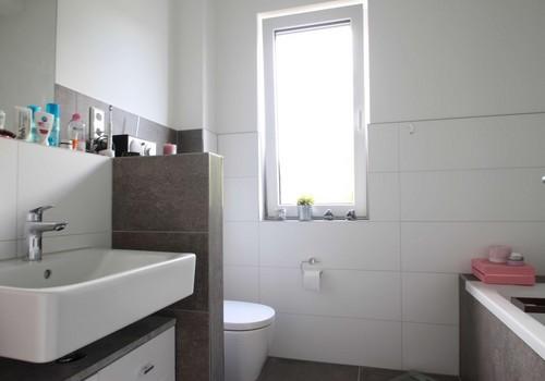 Badezimmer mit Badewanne