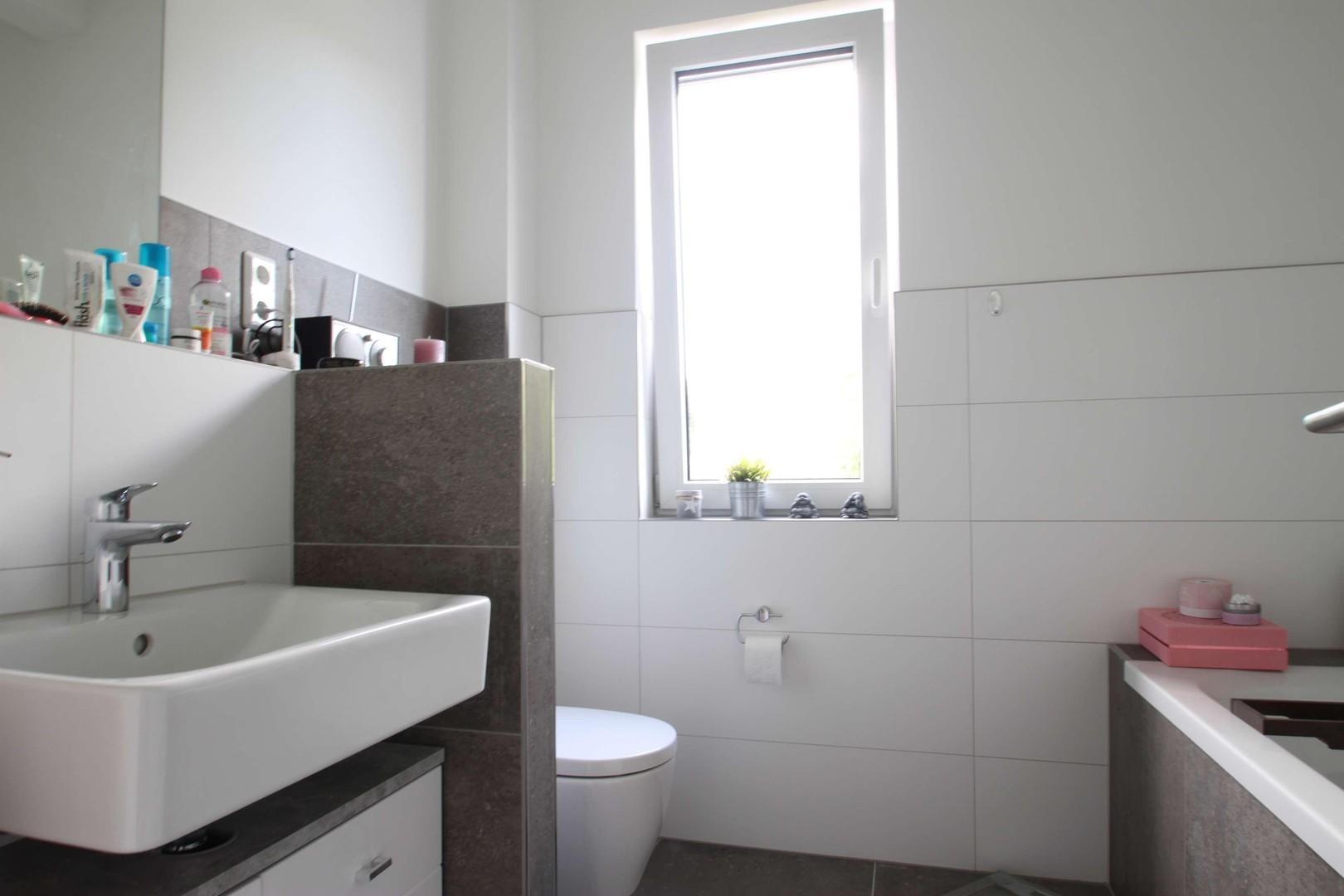 Badezimmer mit Badewanne