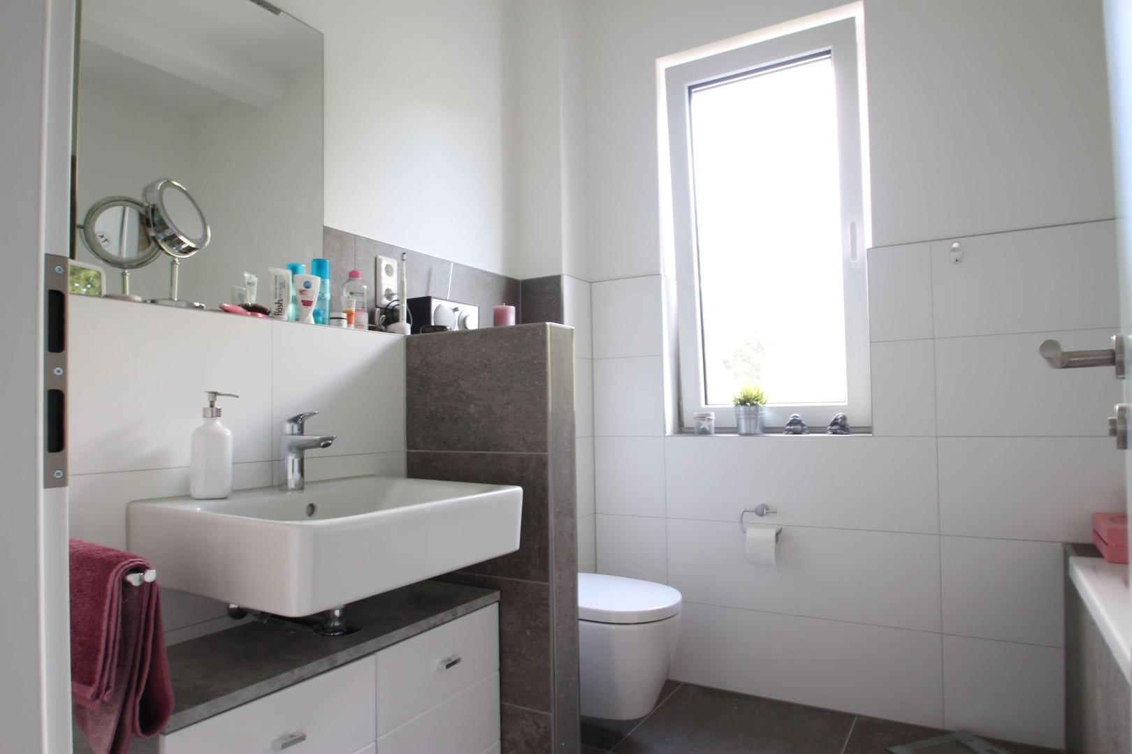 Badezimmer mit Badewanne