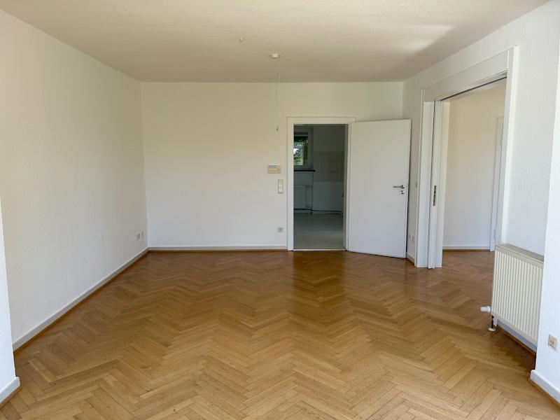 Wohnzimmer mit Zugang zum ..., EG