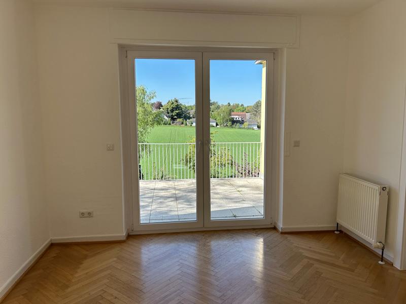Esszimmer mit 2. Ausgang zum Balkon, EG
