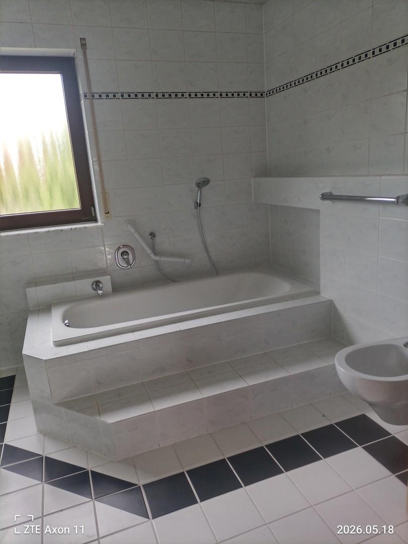 Grosses Badezimmer