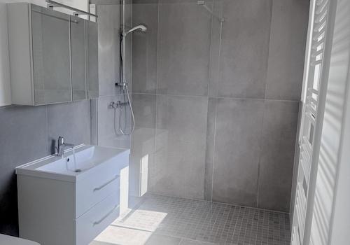 Dusche Bad unten