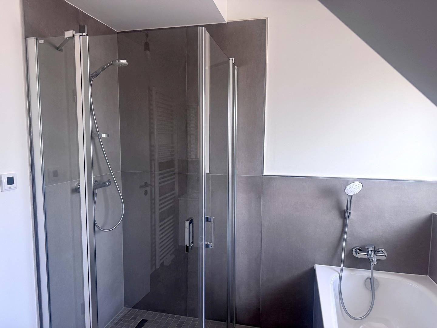oberes Bad Dusche