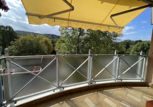 großer,sonniger Balkon