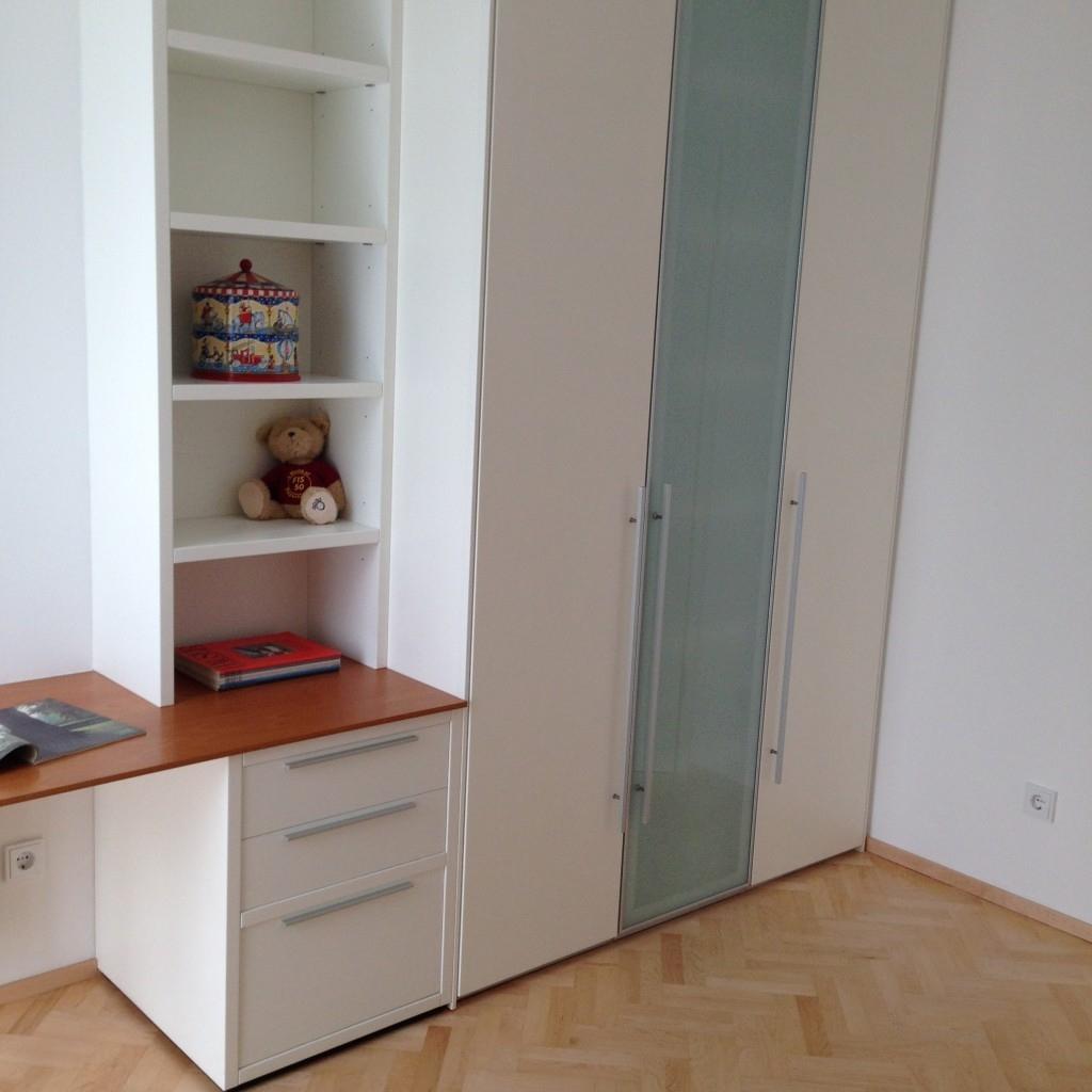 Zimmer mit Einbauschrank