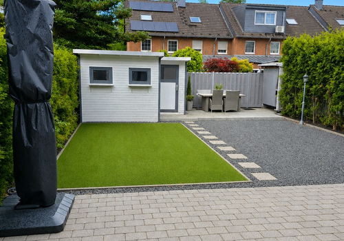 Terrasse/Gartenhaus/Garten