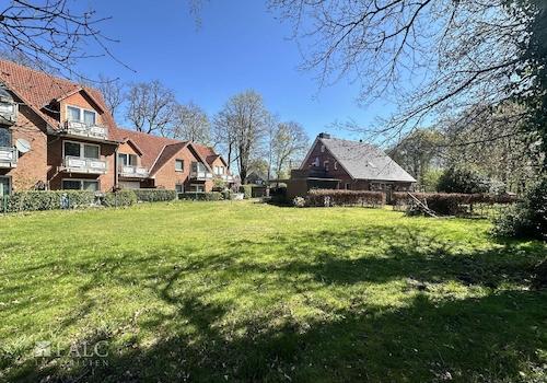 ndstück mit Blick auf das Wohnhaus