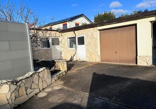 Einfahrt zur Garage