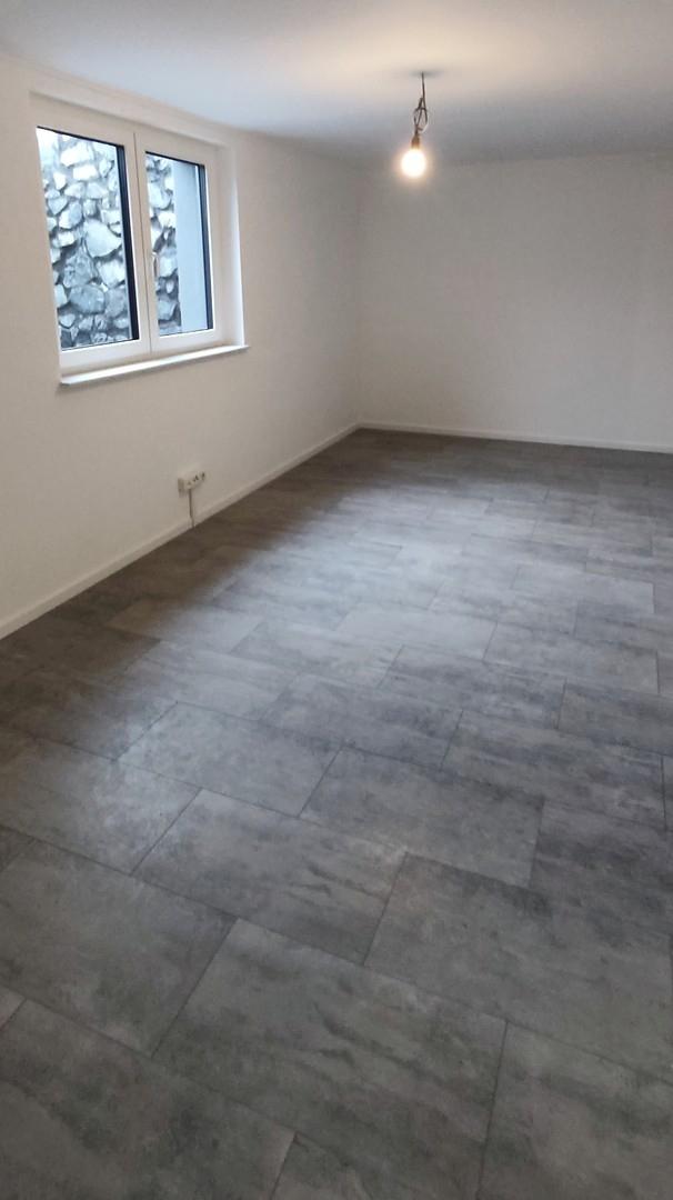 Das großzügige Arbeitszimmer