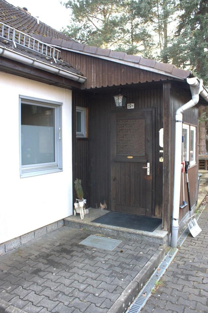 Haupteingang mit Vorhaus